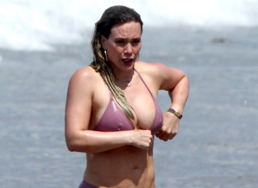 Hillary Duff Topless