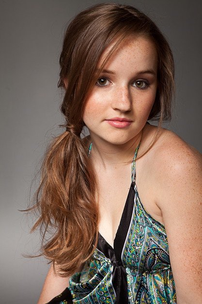 Kaitlyn Dever  nackt