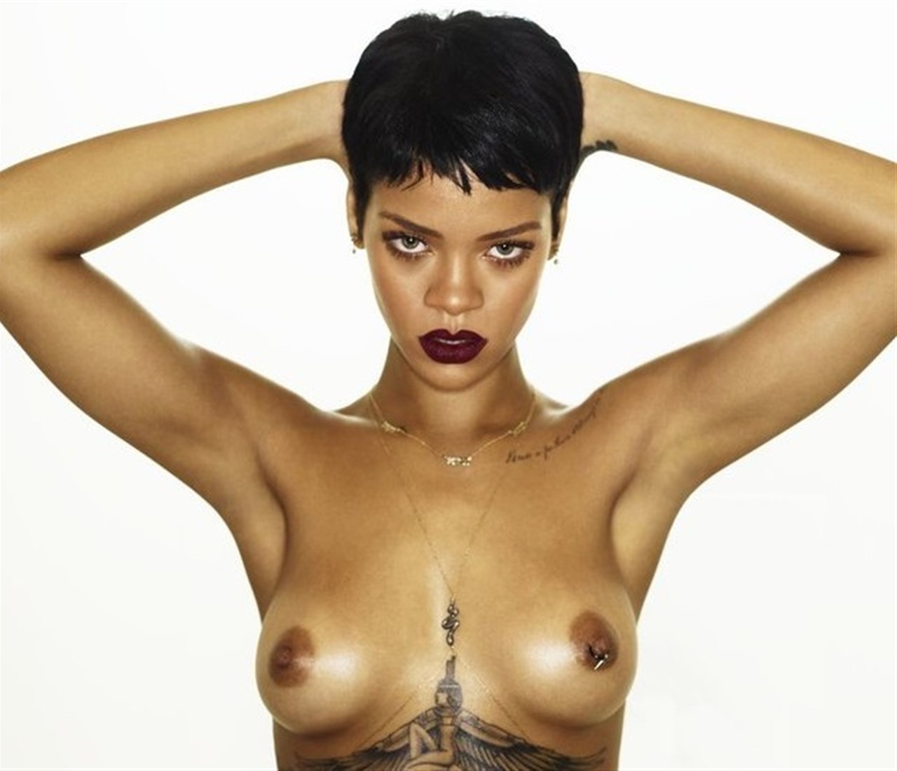 Rihanna naked celebrity