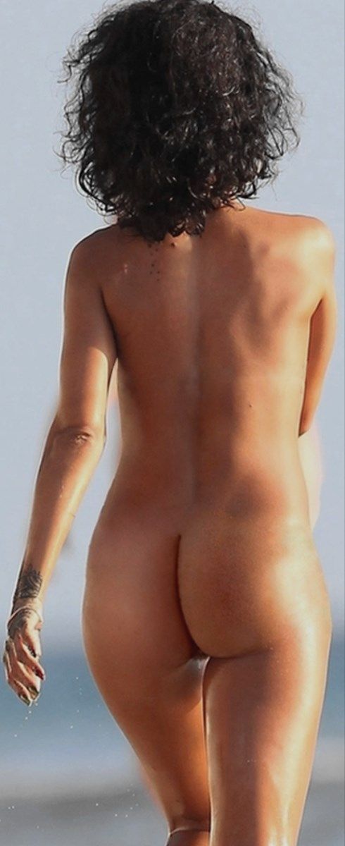 Leaked photos rihanna naked Rihanna Nude