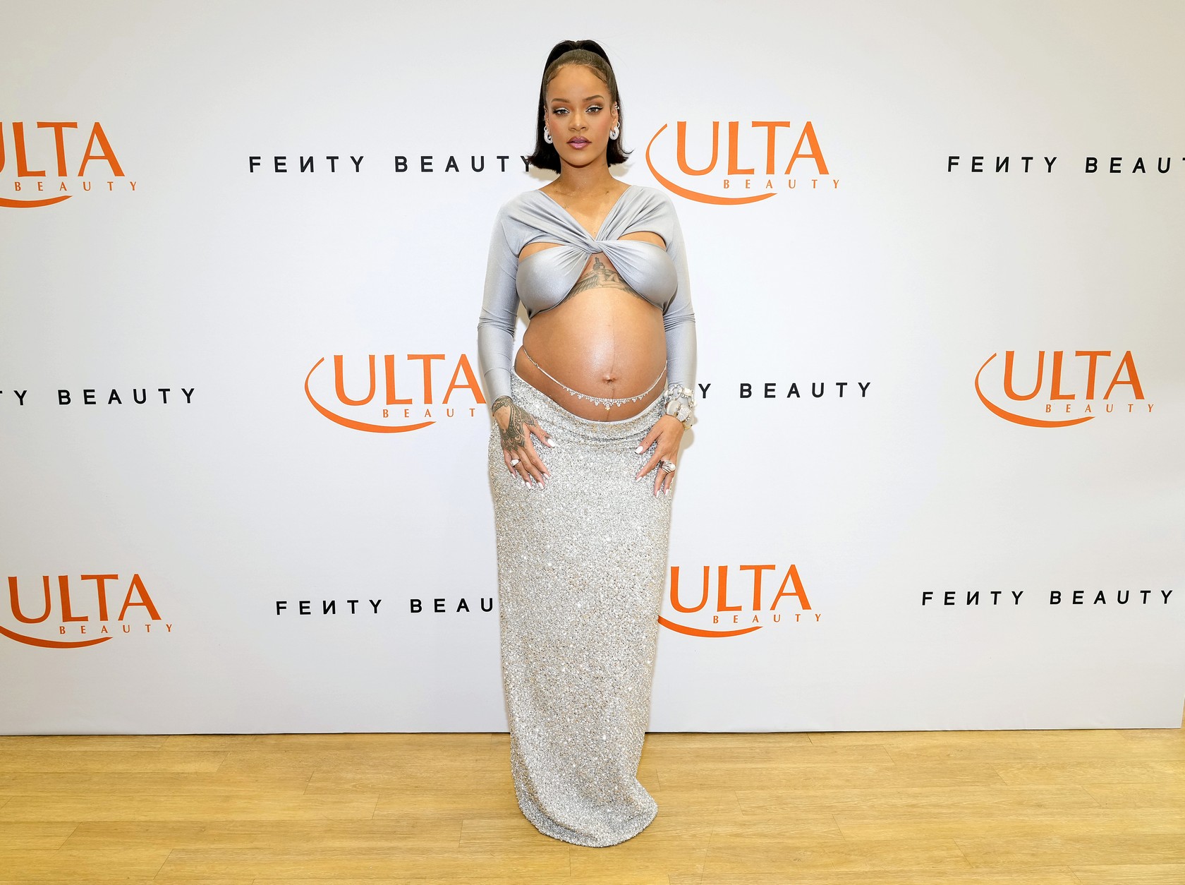 Rihanna Preggo Baby Bump