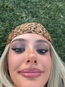 "Ella Cervetto Stuns in Revealing Bikini and Figure-Hugging Jeans at Coachella" 8