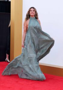 "Heidi Klum Dazzles at Devil Wears Prada 2 Premiere with Stunning Side-Boob Look" 19