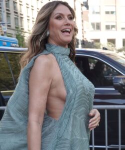 "Heidi Klum Dazzles at Devil Wears Prada 2 Premiere with Stunning Side-Boob Look" 20
