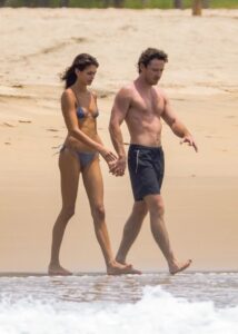 "Kaia Gerber Stuns in a Daring Blue Bikini in Cabo: A Look That Turns Heads" 5