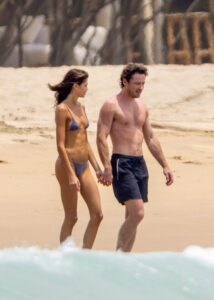 "Kaia Gerber Stuns in a Daring Blue Bikini in Cabo: A Look That Turns Heads" 6