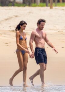 "Kaia Gerber Stuns in a Daring Blue Bikini in Cabo: A Look That Turns Heads" 7