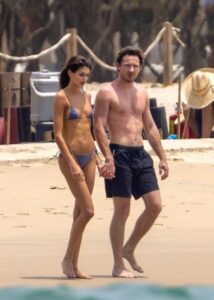 "Kaia Gerber Stuns in a Daring Blue Bikini in Cabo: A Look That Turns Heads" 12