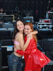 "Olivia Rodrigo Turns Heads at Coachella in Eye-Catching Gift-Wrapped Bra and Trendy Low-Rise Jeans" 8