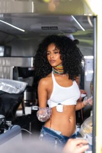 "Tyla Shows Off Her Sleek Figure in Boldly Unbuttoned Jeans" 2