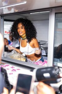 "Tyla Shows Off Her Sleek Figure in Boldly Unbuttoned Jeans" 9