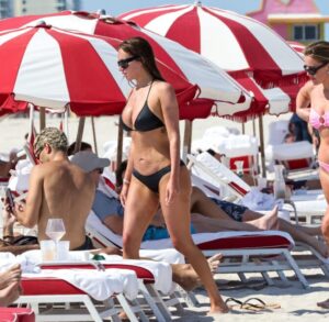 "Anastasia Karanikolaou Stuns in a Dazzling Bikini on Miami Beach" 4