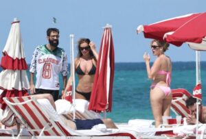 "Anastasia Karanikolaou Stuns in a Dazzling Bikini on Miami Beach" 28