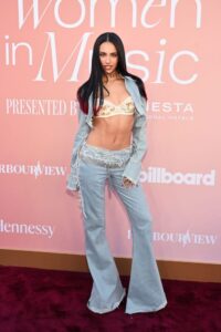 "Kylie Cantrall Turns Heads in Figure-Hugging Denim and Lace at Billboard Event" 9