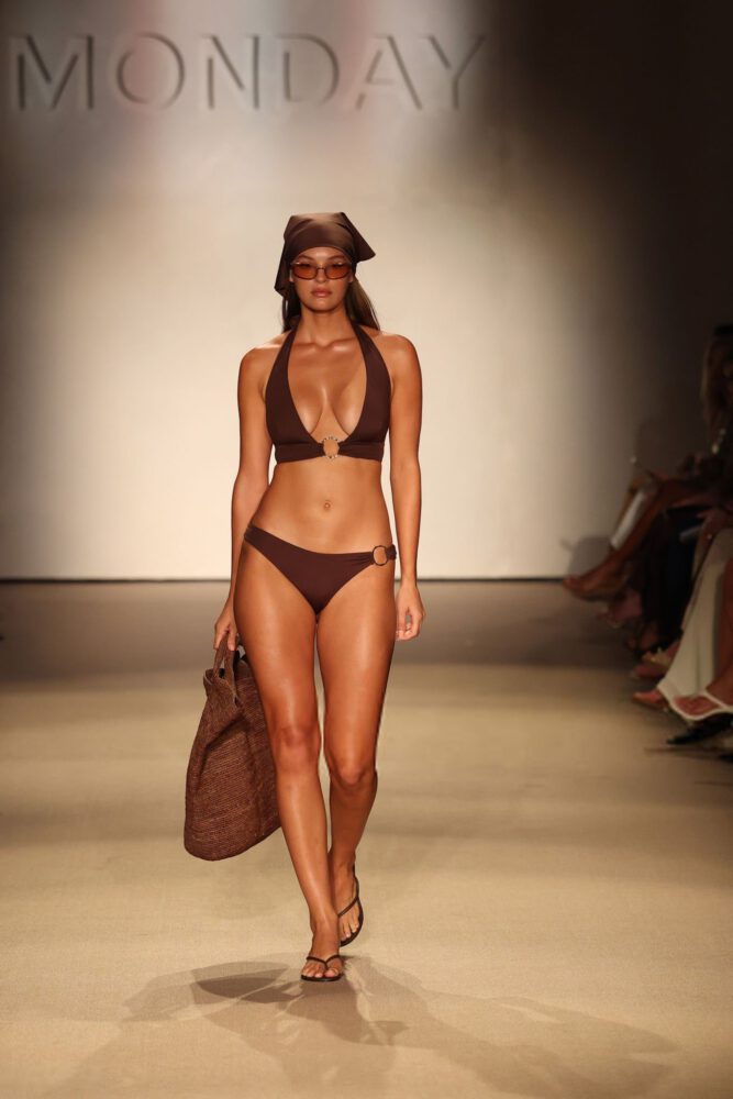 Jayde Pollard Turns Heads with Stunning Cleavage in Daring Plunging Bikini at Monday Swimwear Showcase