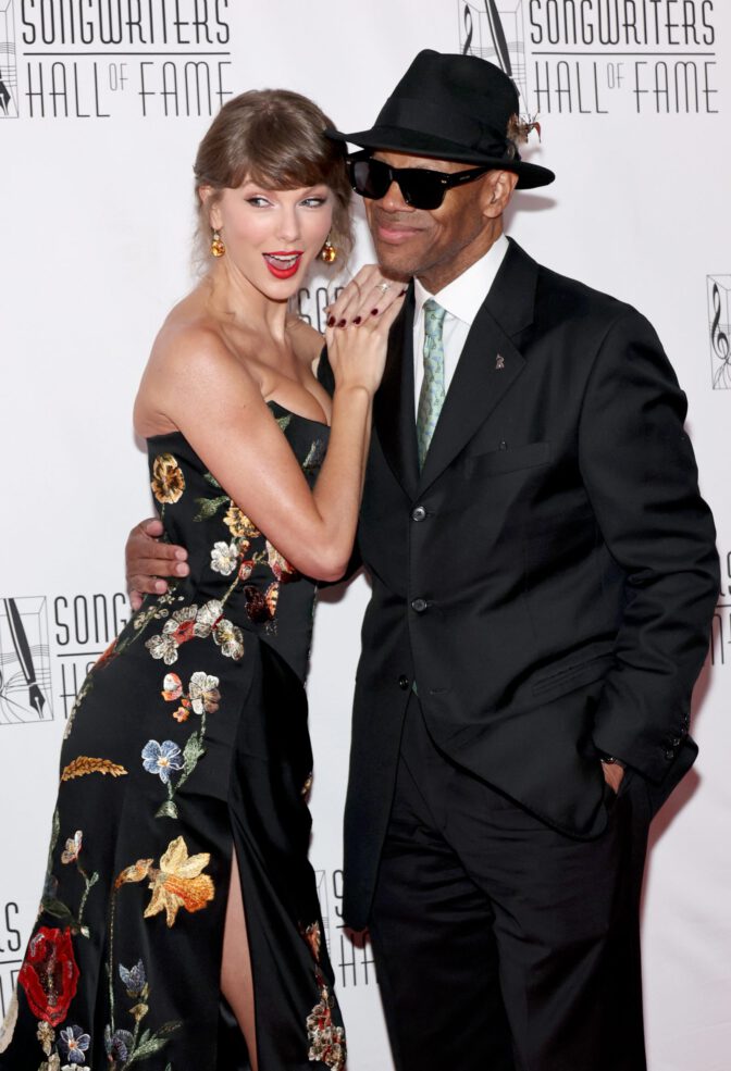 Taylor Swift Flaunts Busty Cleavage And Mile-High Legs In Sizzling Slit Gown At Awards Gala