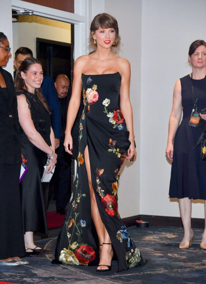 Taylor Swift Flaunts Busty Cleavage And Mile-High Legs In Sizzling Slit Gown At Awards Gala