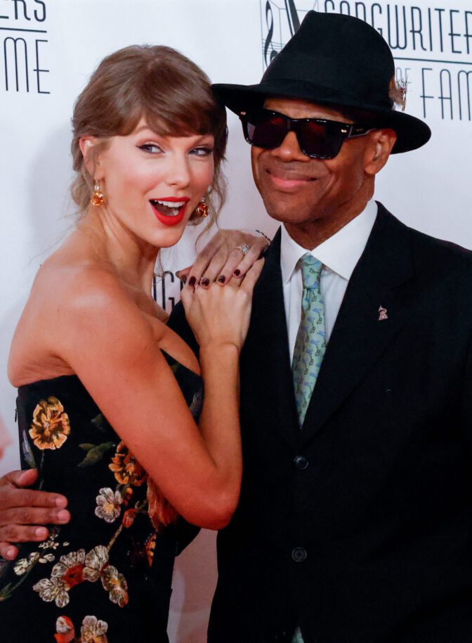 Taylor Swift Flaunts Busty Cleavage And Mile-High Legs In Sizzling Slit Gown At Awards Gala