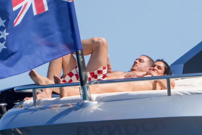 Amelia Gray Hamlin Bares Her Voluptuous Boobs and Plump Ass in a Sizzling Topless Saint-Tropez Superyacht Display