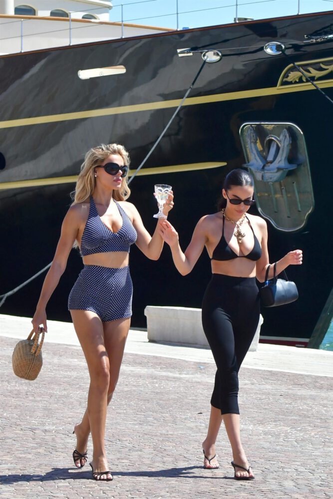 Brooks Nader Sizzles in Sultry Polka Dot Bikini, Putting Her Voluptuous Boobs and Curvy Ass on Full Display in Venice