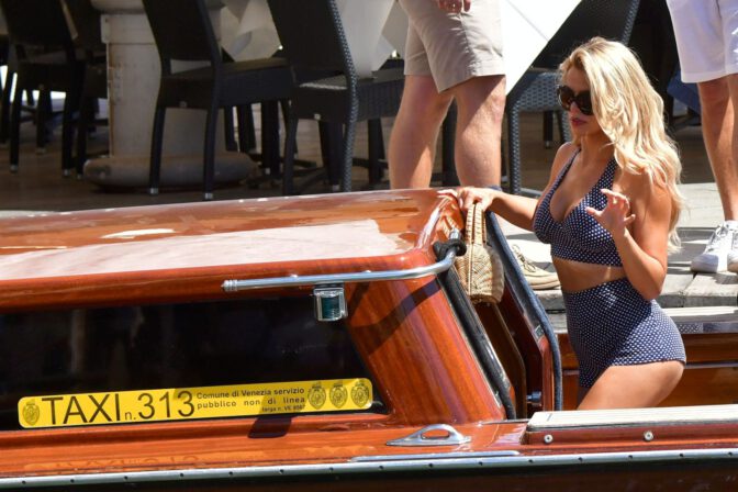Brooks Nader Sizzles in Sultry Polka Dot Bikini, Putting Her Voluptuous Boobs and Curvy Ass on Full Display in Venice