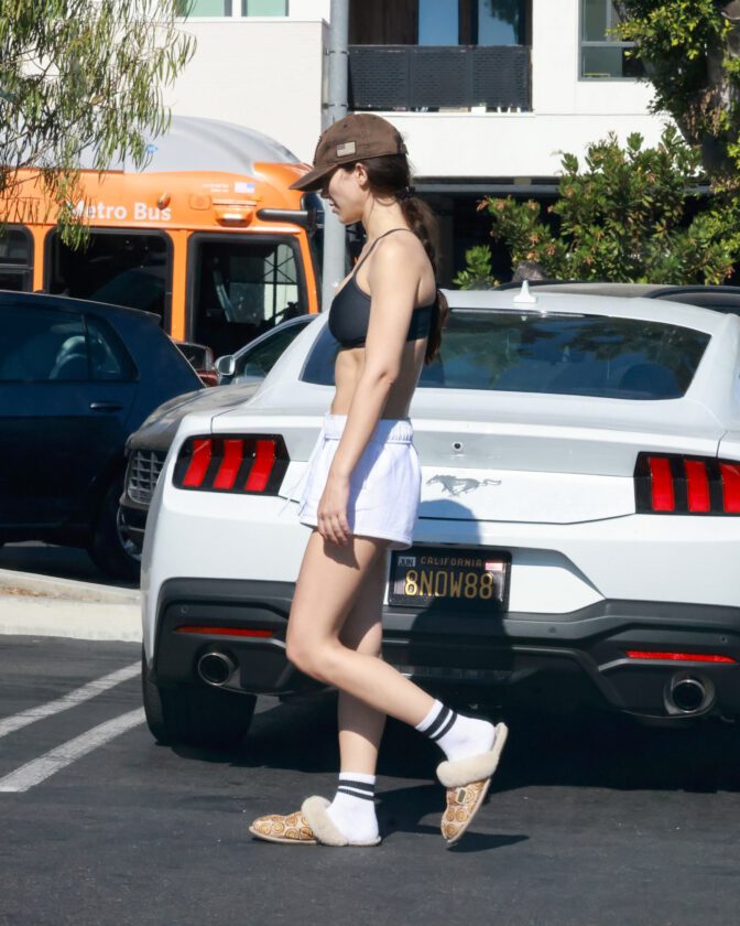 Caylee Cowan Sizzles in Skintight Sports Bra Exposing Chiseled Abs and Sultry Legs After Intense Los Feliz Gym Session