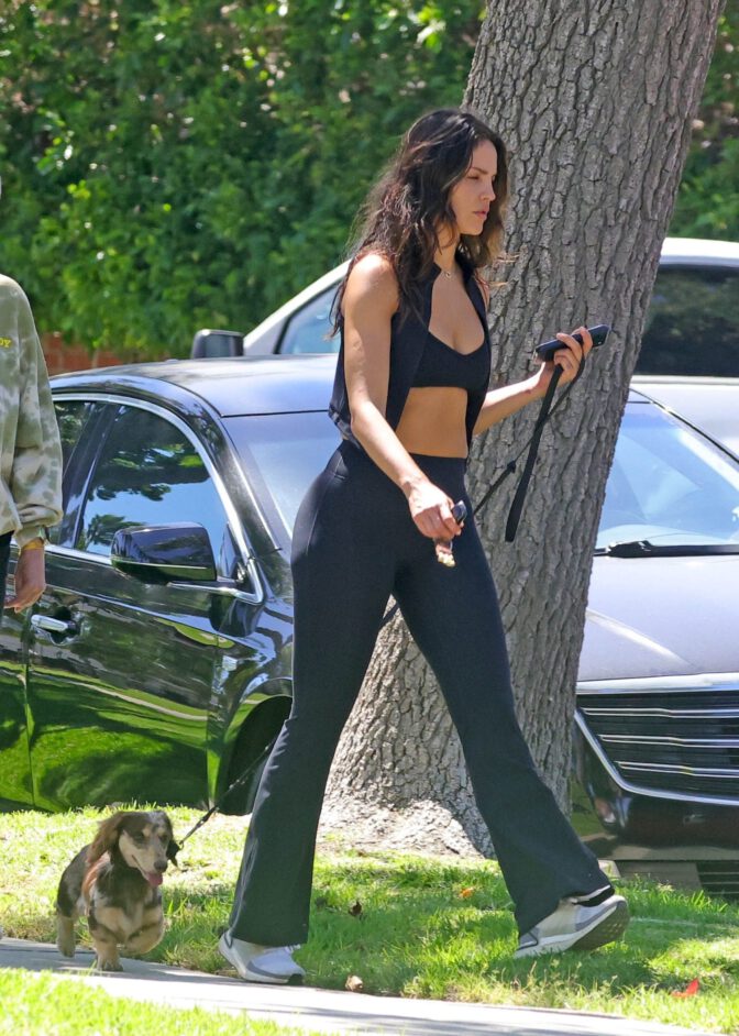 Eiza Gonzalez Sizzles in Skintight Leggings Exposing Her Voluptuous Boobs and Sculpted Booty in a Daringly Sexy Display