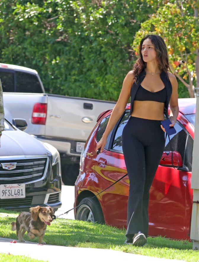 Eiza Gonzalez Sizzles in Skintight Leggings Exposing Her Voluptuous Boobs and Sculpted Booty in a Daringly Sexy Display
