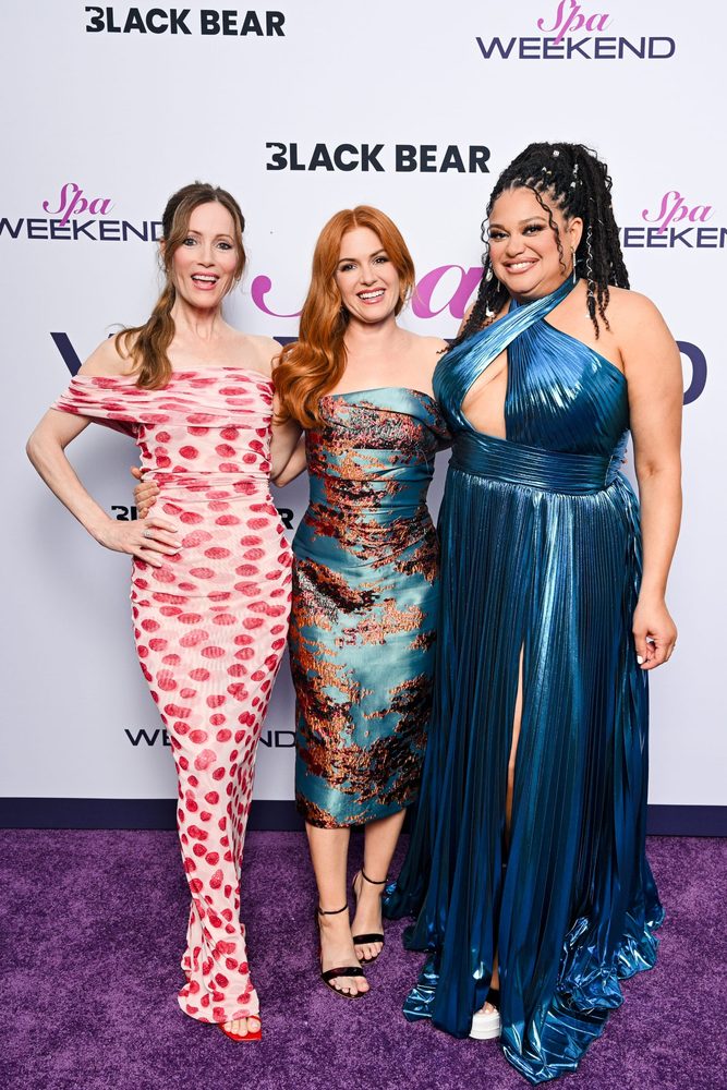 Isla Fisher Stuns in Sexy Strapless Gown, Flaunting Cleavage at Hamptons Screening